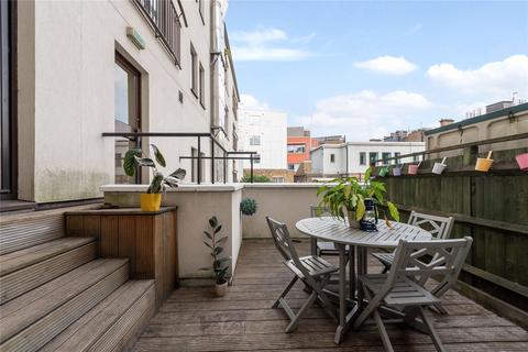 Flat B52, Herbal Hill Gardens, 9 Herbal Hill, London, EC1R 5XB