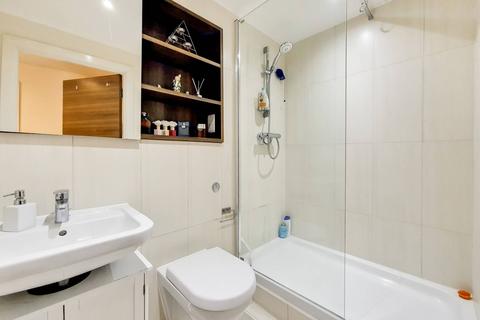 4, Regency Court Unwin Way, Stanmore, HA7 1FE
