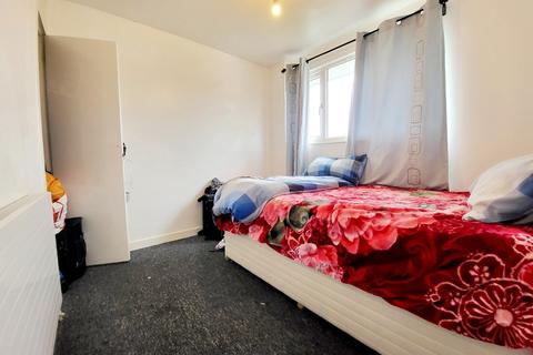 15 Hilden Drive, Erith, DA8 2LP