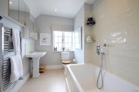56 Chalfont Road, Seer Green, Beaconsfield, HP9 2QP