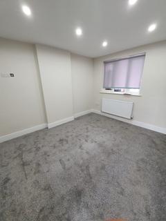 2 bedroom flat to rent, High Street, Orpington BR6