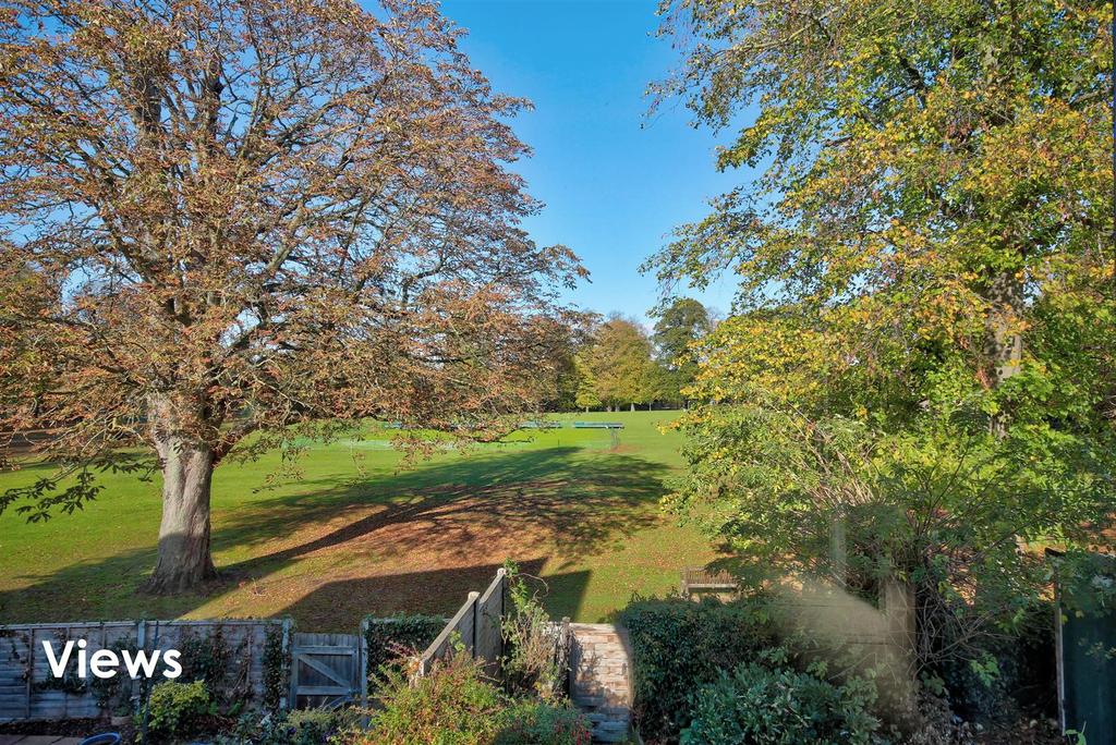 Madeline Close, Great Bowden, Market Harborough 3 bed link detached