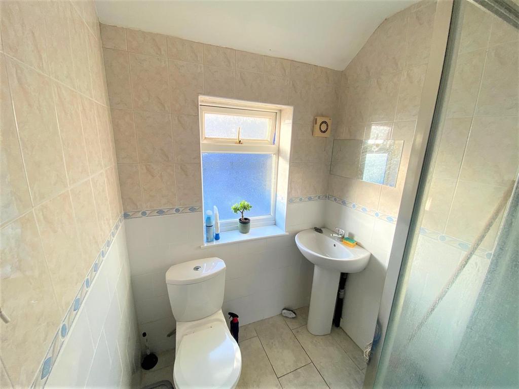 Bathroom.JPG