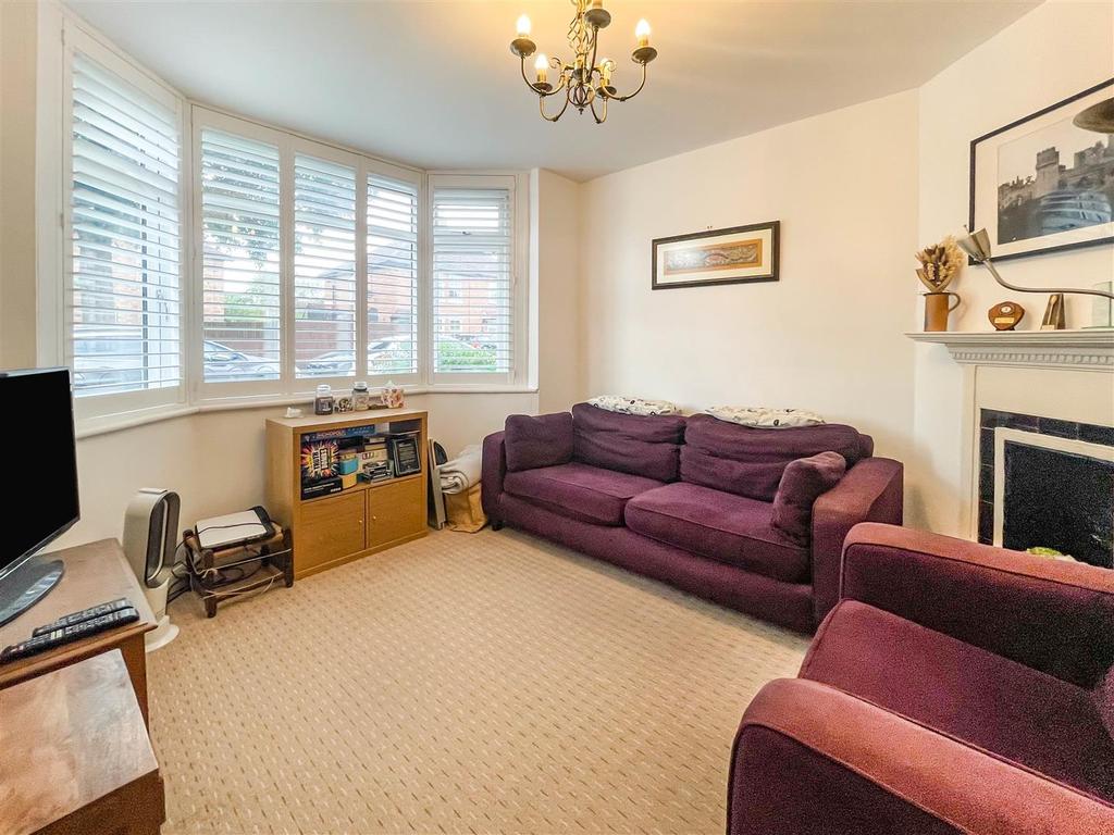 Beauchamp Road, Warwick 3 bed terraced house £300,000