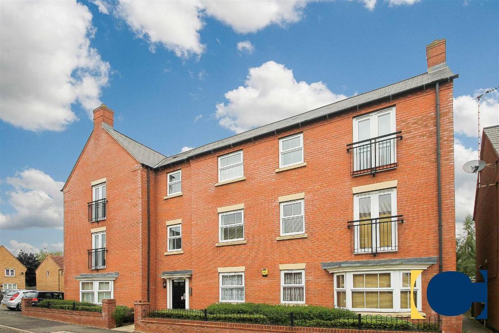 Alchester Court, Towcester 2 bed apartment £850 pcm (£196 pw)