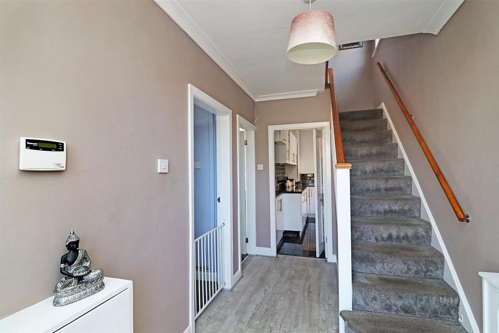 Alexander Drive, Timperley 3 bed semidetached house £400,000