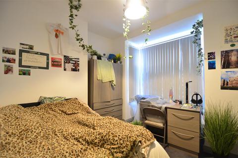 5 bedroom terraced house to rent - 2023/2024 ACADEMIC YEAR Spacious 5 Double Bedroom Student House, Raddlebarn Road, Selly Oak, 2022-2023, Free...