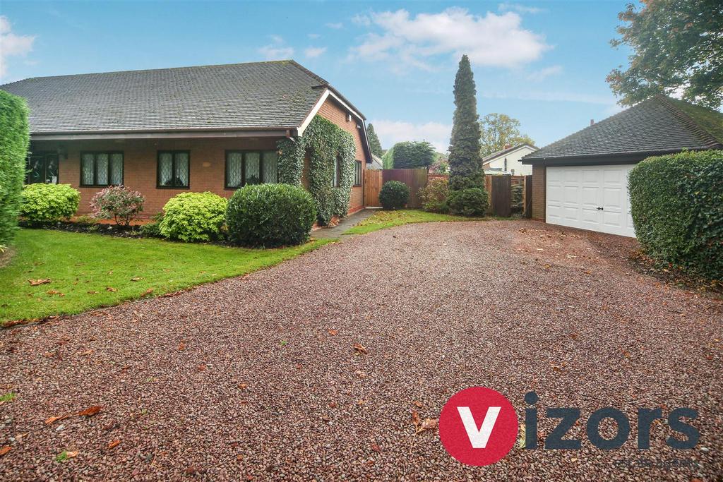 Church Road, Astwood Bank, Redditch 5 bed detached bungalow £785,000