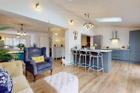 28 Jenkins Close, Shenley Church End, Milton Keynes, MK5 6HX