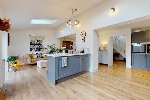 28 Jenkins Close, Shenley Church End, Milton Keynes, MK5 6HX