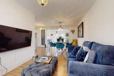 28 Jenkins Close, Shenley Church End, Milton Keynes, MK5 6HX