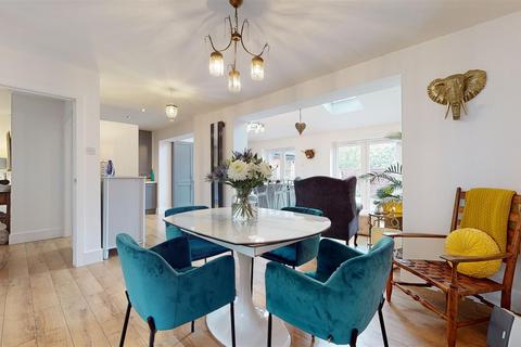 28 Jenkins Close, Shenley Church End, Milton Keynes, MK5 6HX