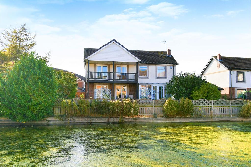 Caledonia Park, Hull 5 bed detached house for sale £425,000