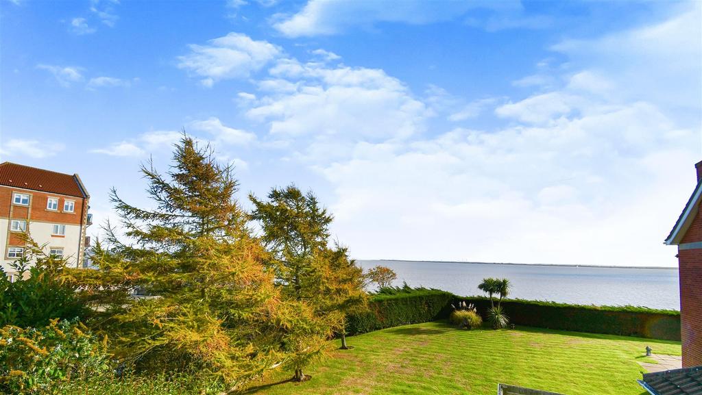 Caledonia Park, Hull 5 bed detached house for sale £425,000