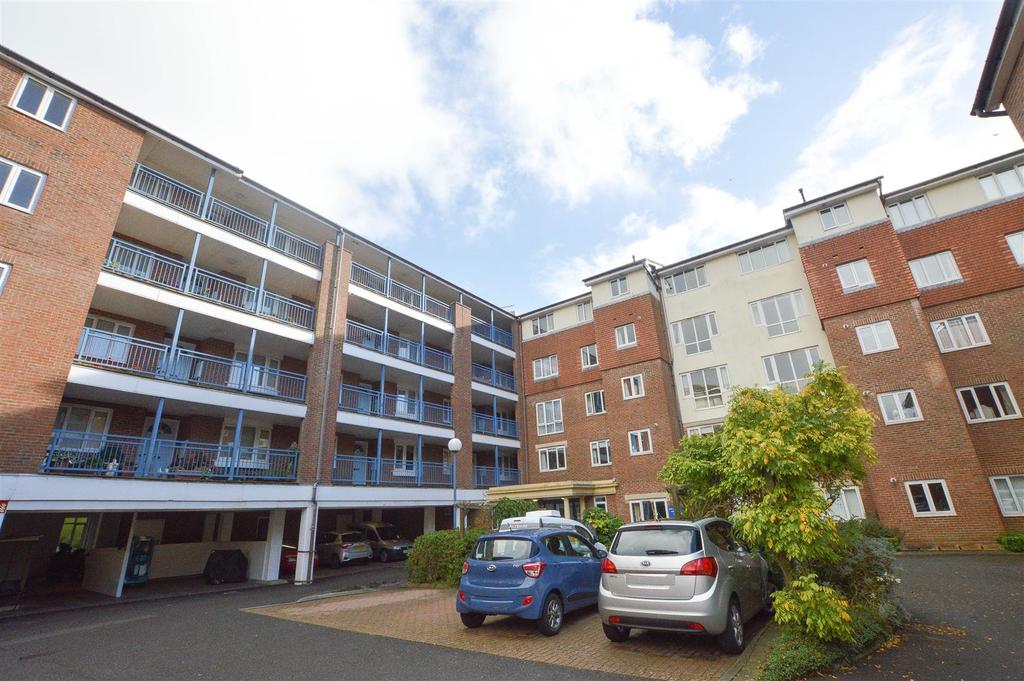 Southfields Road, Eastbourne 2 bed retirement property for sale £199,950