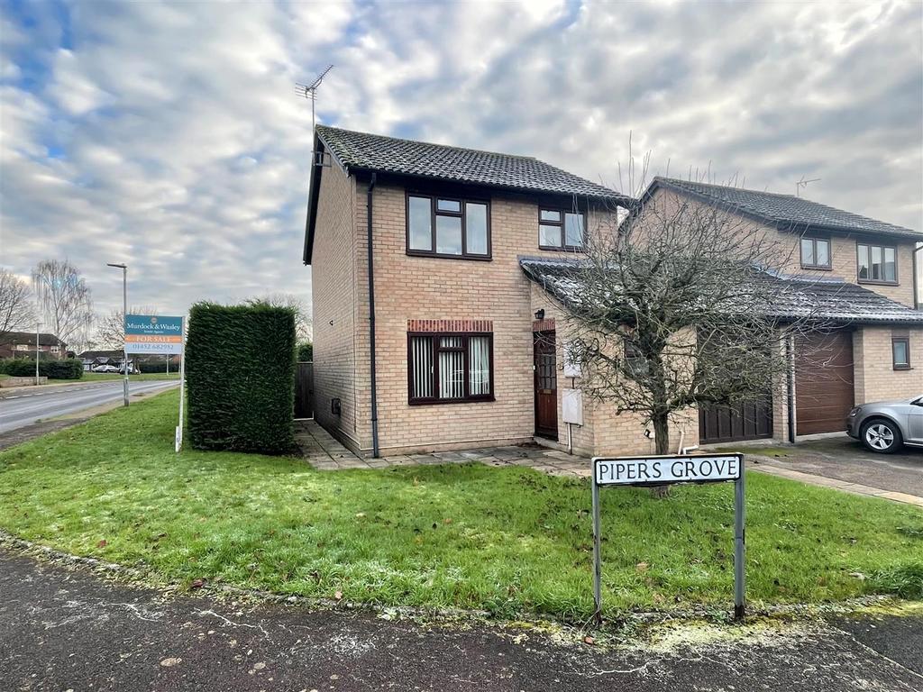 Pipers Grove, Highnam, Gloucester 3 bed detached house £340,000