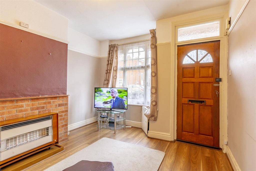 Victory Road, Beeston, Nottingham 2 bed terraced house £185,000