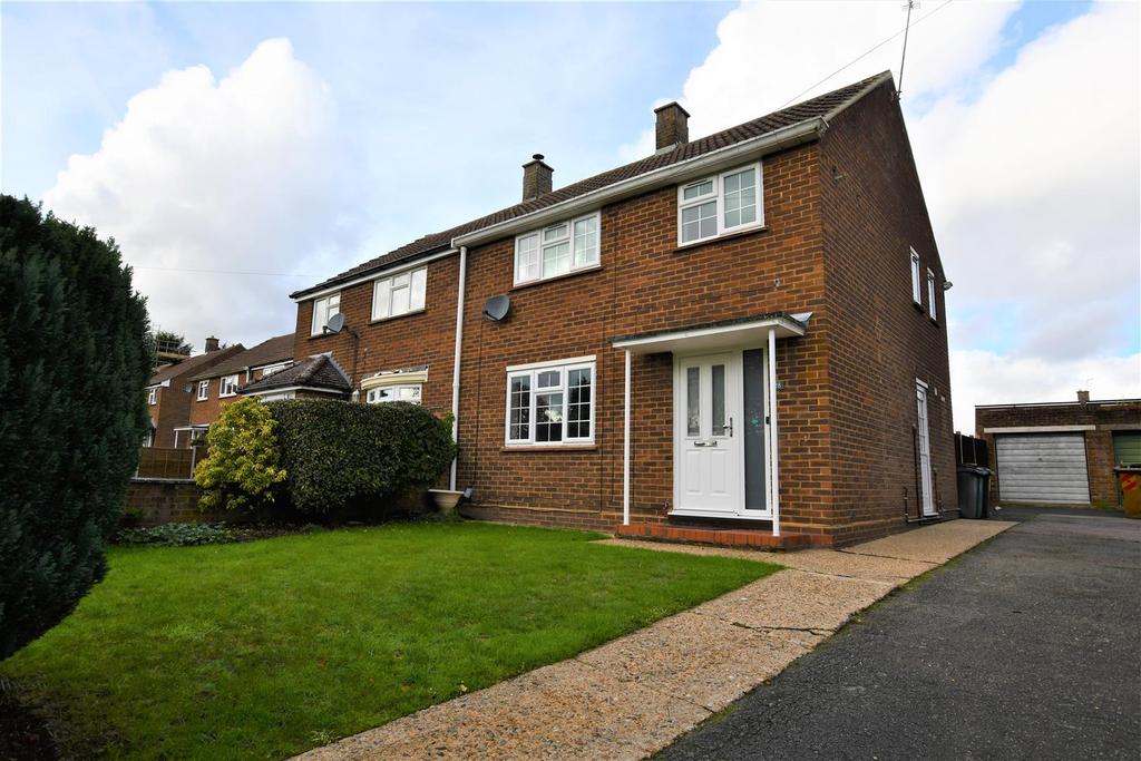Summerfield Close, London Colney 3 bed semidetached house £1,750 pcm