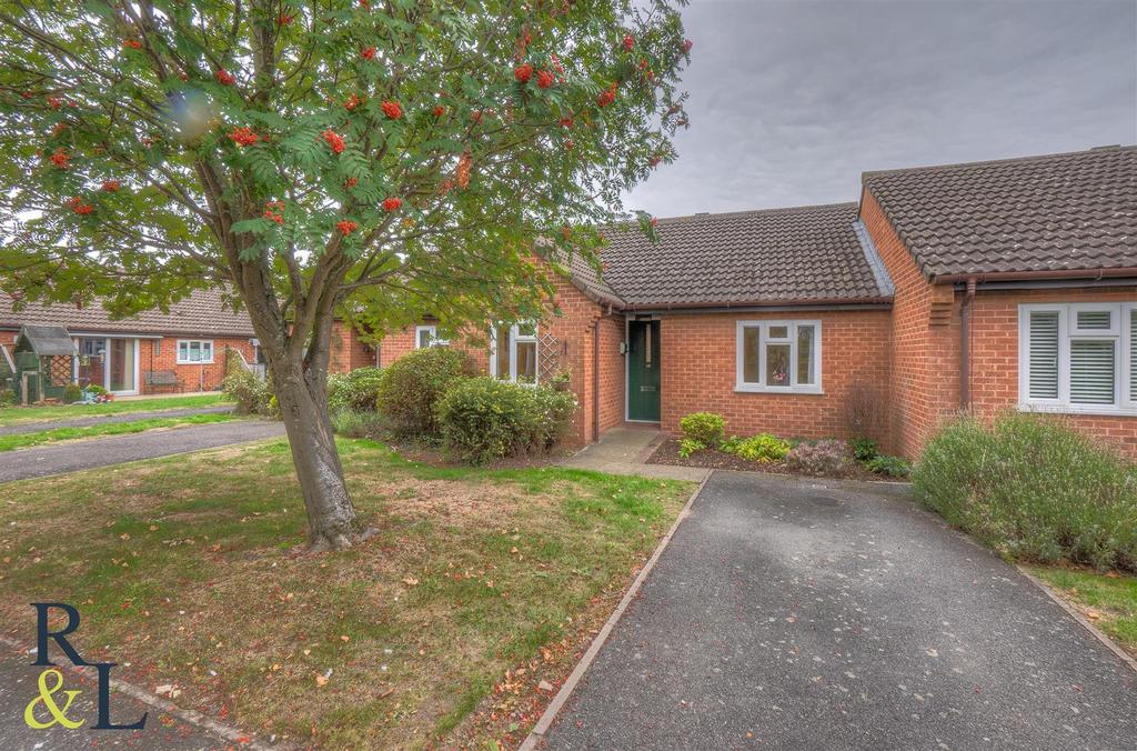 Gardens Court, West Bridgford... 2 bed terraced bungalow £195,000