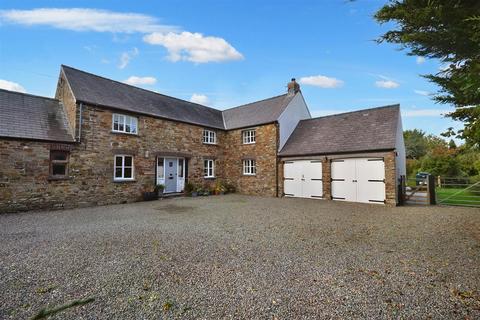 4 bedroom property with land for sale - Crowhill, Haverfordwest