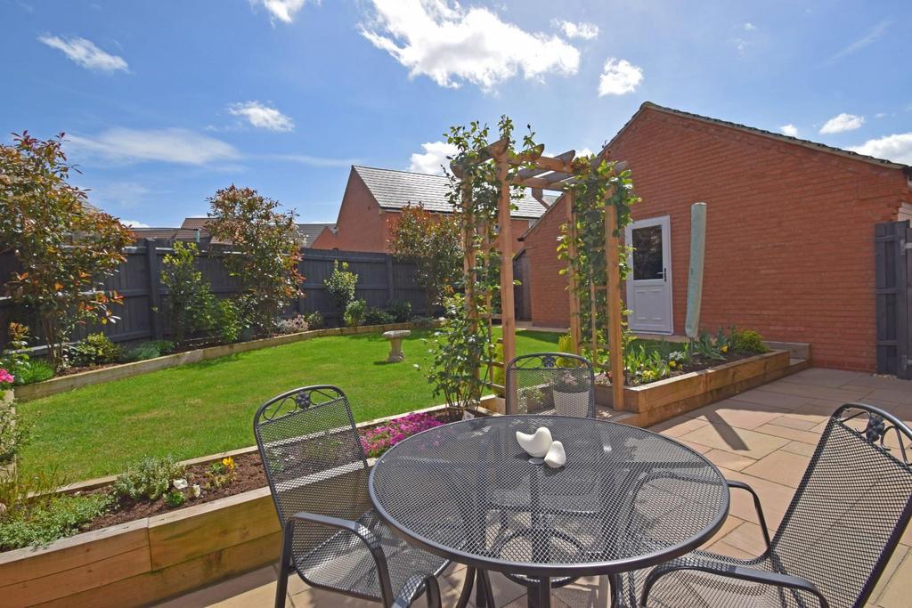 7 Centenary Way, garden 2.jpg