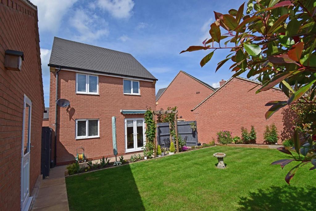 7 Centenary Way, rear.jpg