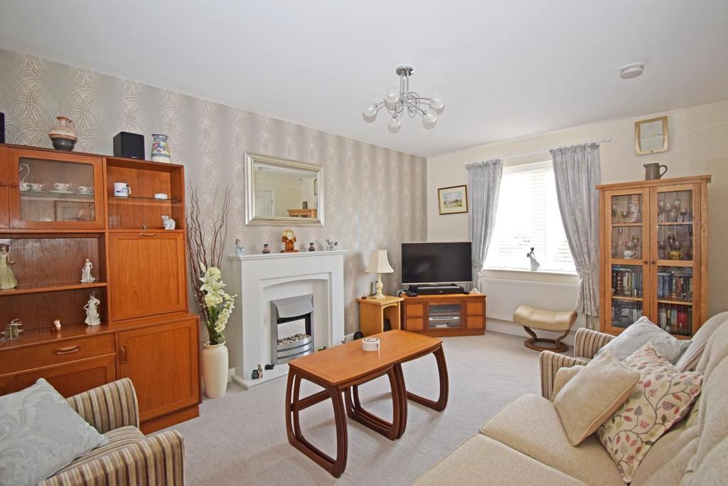 7 Centenary Way, lounge a.jpg