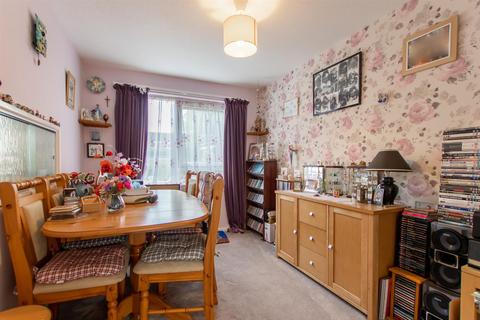 12 Lower Hanger, Haslemere, GU27 1LU