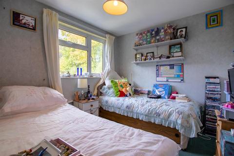 12 Lower Hanger, Haslemere, GU27 1LU