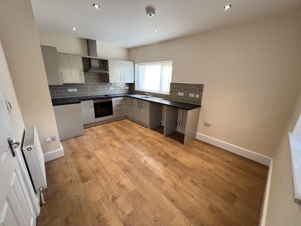 Water Lane, Pontefract, WF8 2 bed semidetached house £775 pcm (£179 pw)