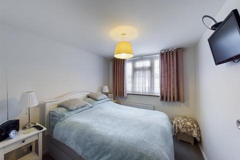 64 Grenville Road, New Addington, Croydon, CR0 0NY