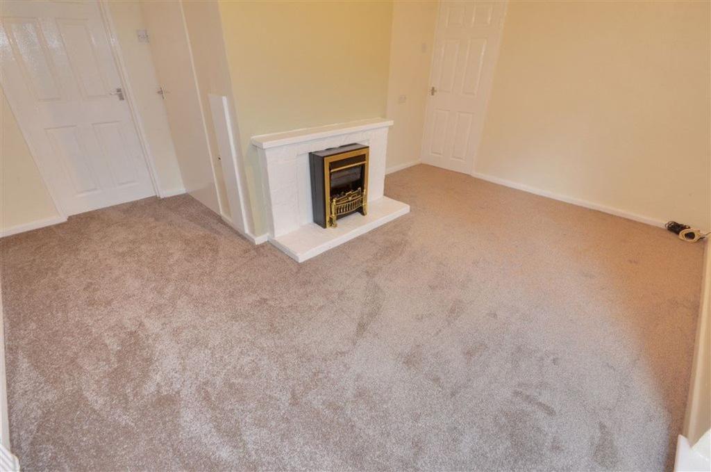 Pine Close, Castleford, WF10 3 bed semidetached house £700 pcm (£162 pw)