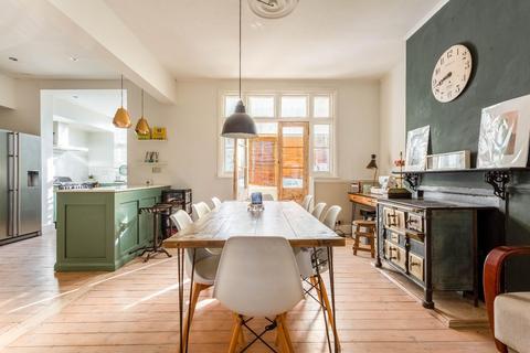 24 Arundel Road, Brighton, BN2 5TD