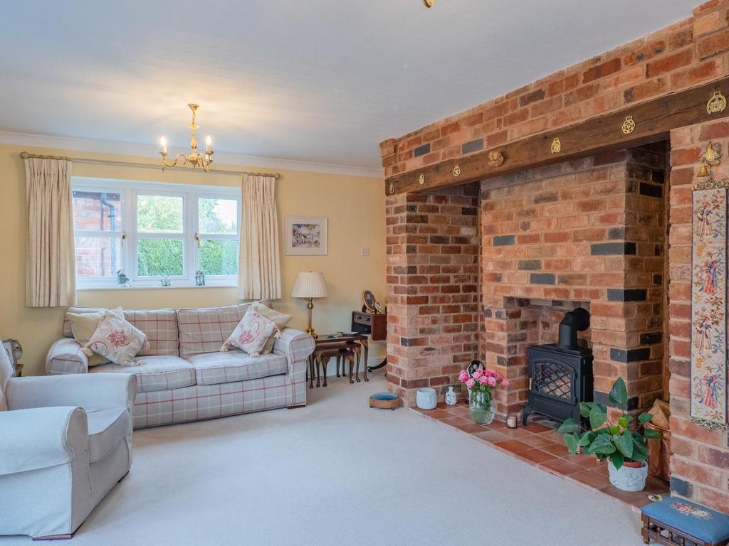 Living room 3.jpg
