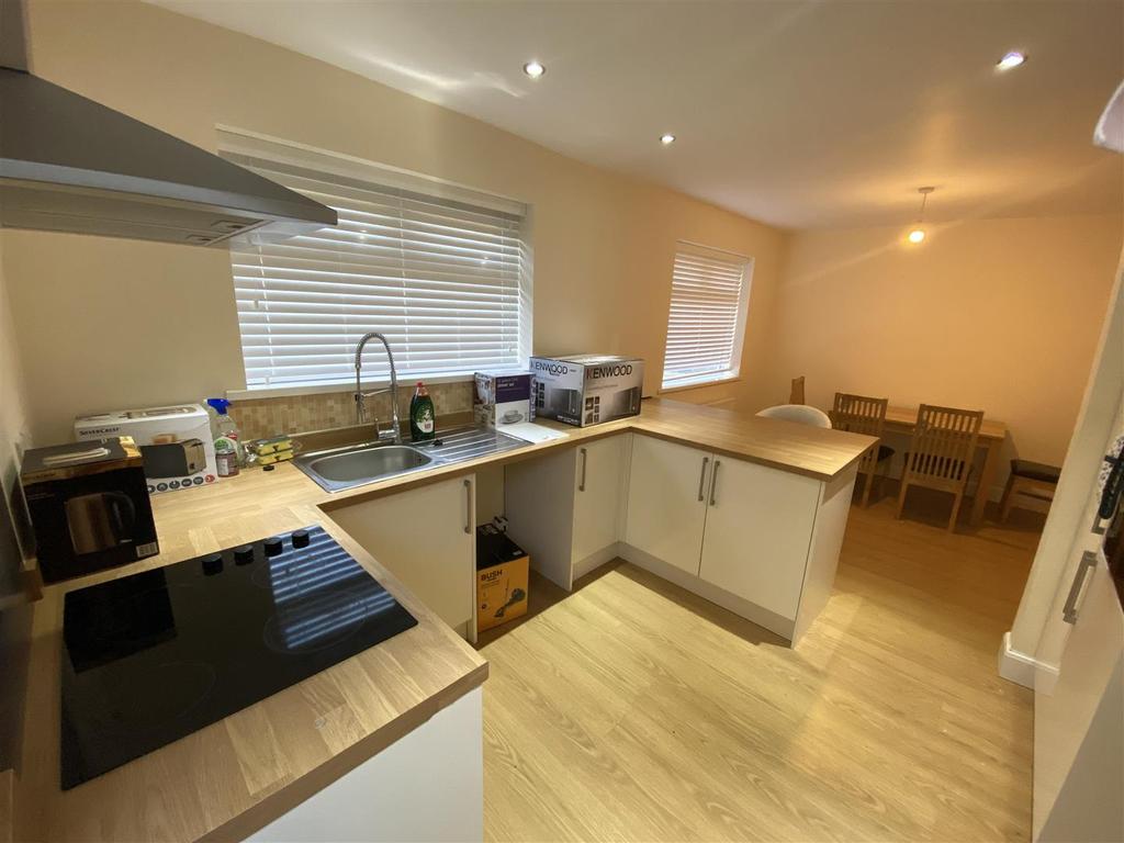 Abbeystead Drive, Lancaster 3 bed private hall £1,690 pcm (£390 pw)