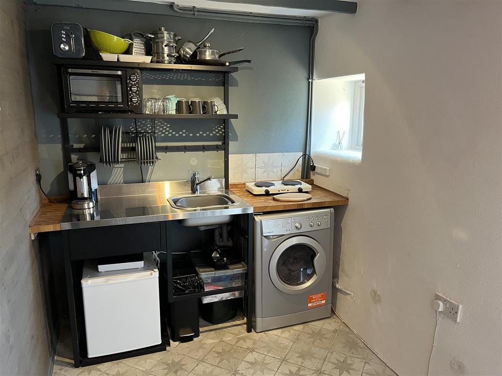 Kitchen/Dining Area