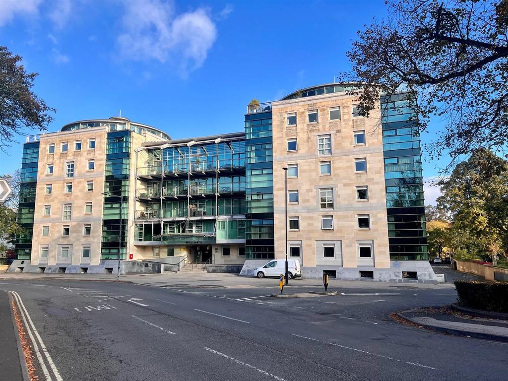 Leeman Road, York 1 bed apartment £995 pcm (£230 pw)