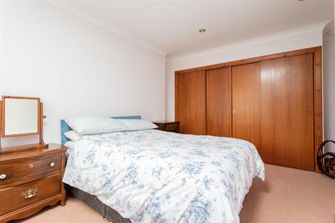 8 Airlie Place, Alyth, Blairgowrie, PH11 8EG