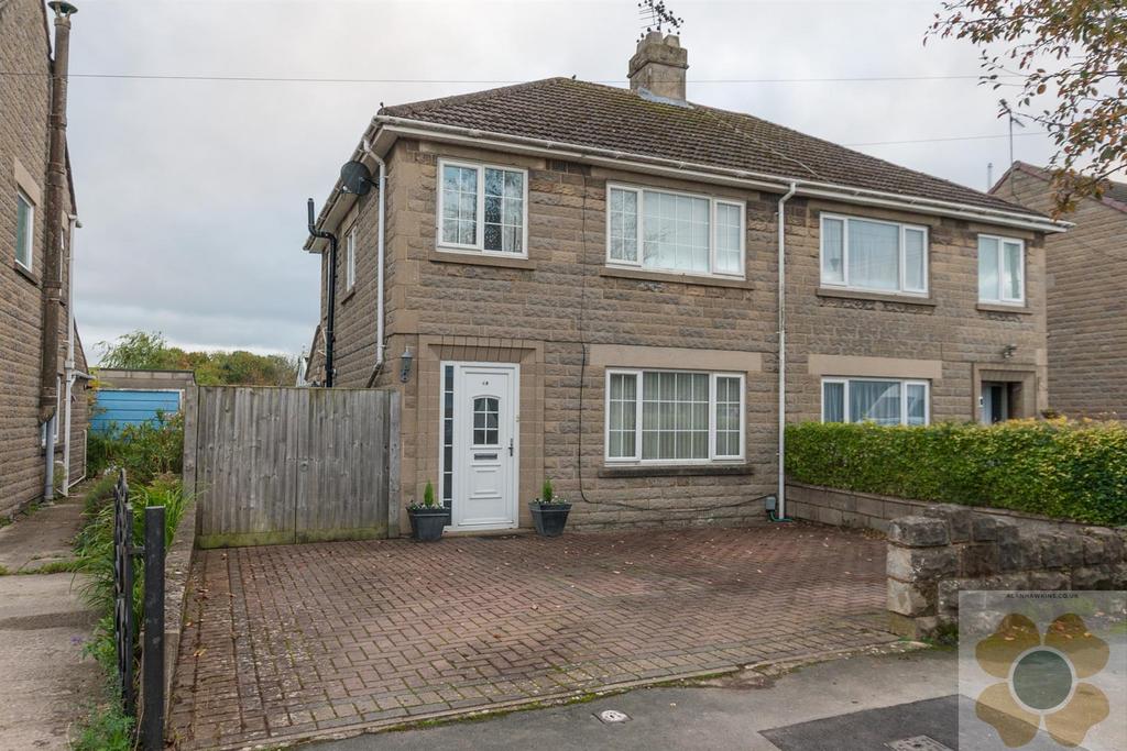 Cornwall Avenue, Swindon SN2 1 3 bed semidetached house £300,000