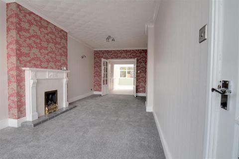 3 bedroom house for sale - Newfield Drive, Crewe