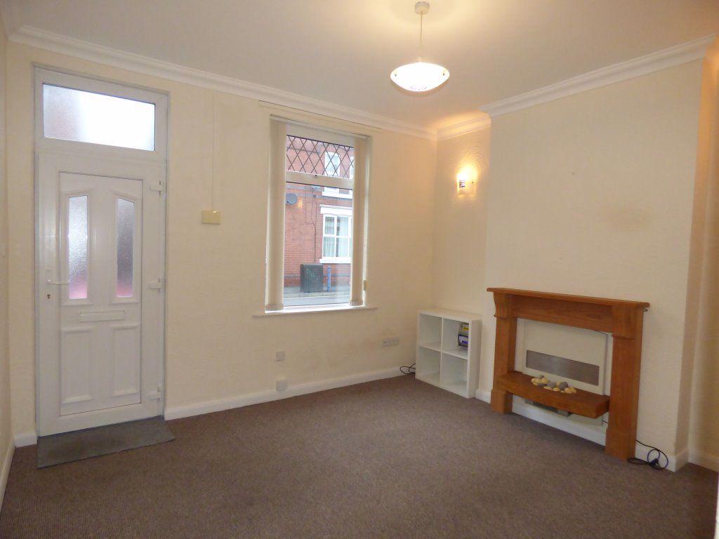 Bridge Street, Long Eaton, NG10 4QQ 2 bed terraced house £775 pcm (£
