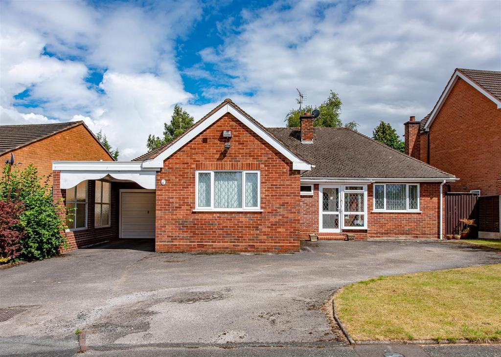 7 Cranmere Avenue, Tettenhall, Wolverhampton 2 bed detached bungalow