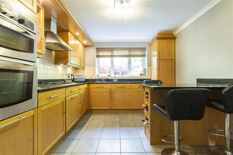 4 bedroom detached house for sale - Woodmere Drive, Old Whittington, Chesterfield