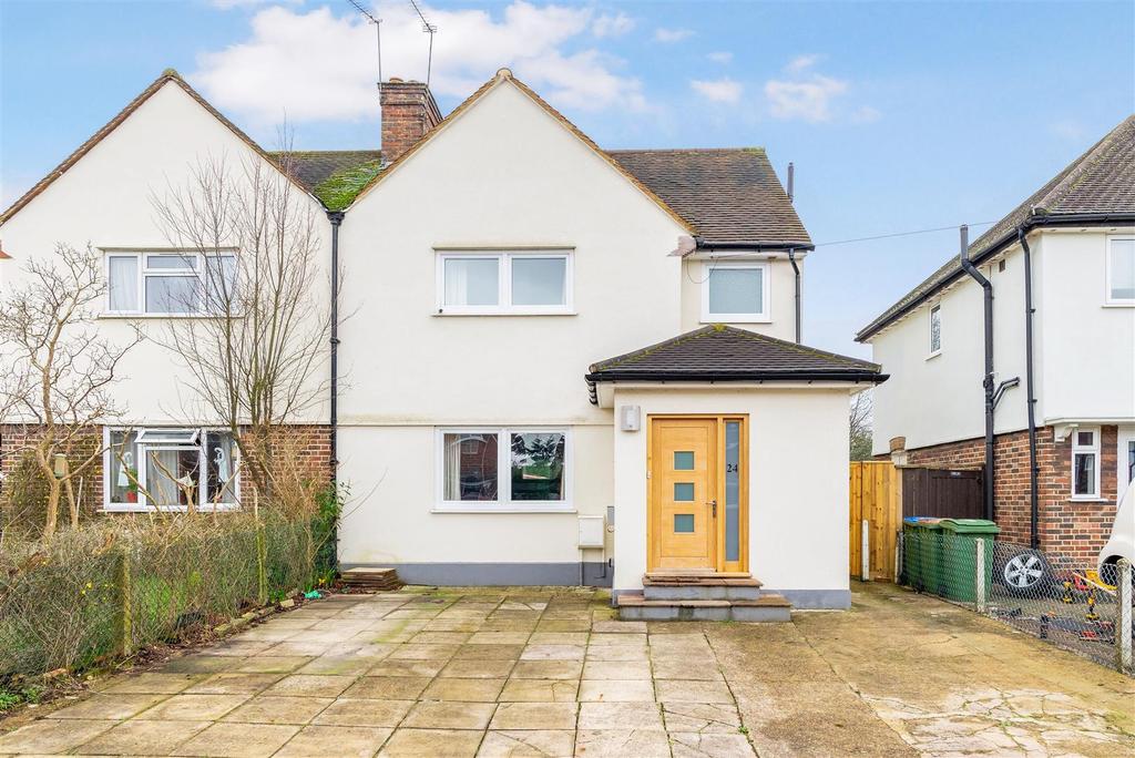 Felix Road, WaltonOnThames 4 bed semidetached house £2,500 pcm (£