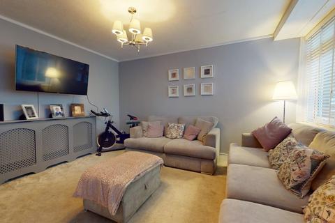 16 Vicarage Lane, Gravesend, DA12 4TF