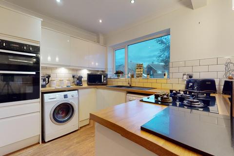16 Vicarage Lane, Gravesend, DA12 4TF