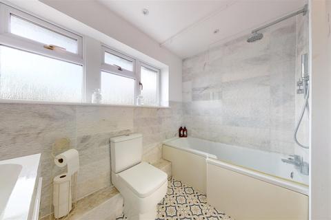 16 Vicarage Lane, Gravesend, DA12 4TF