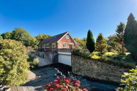The Glen Cliff Road, Hythe, CT21 5XQ