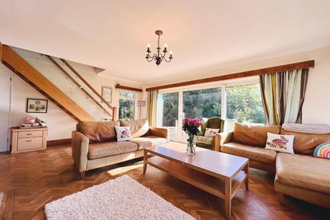 The Glen Cliff Road, Hythe, CT21 5XQ
