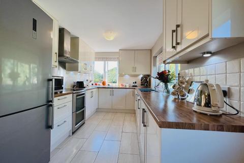 The Glen Cliff Road, Hythe, CT21 5XQ